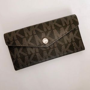 Large MICHAEL Kors wallet signature print